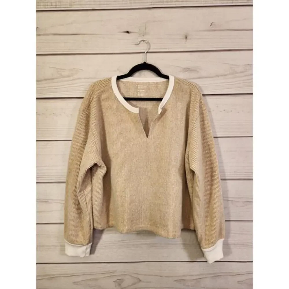 American Eagle Outfitters Women's‎ Tan Long Sleeve Split Neck Sweater Size XL